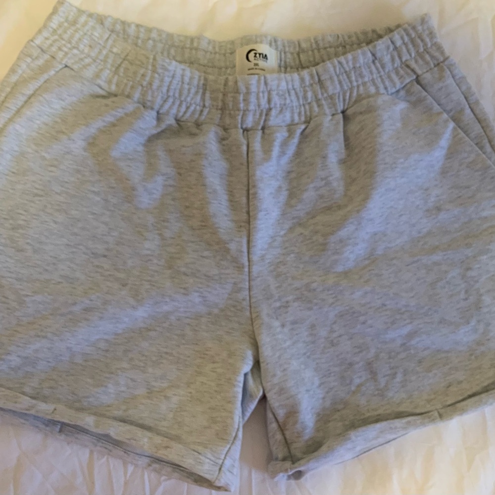 NWOT Zyia Grey  Women's Shorts